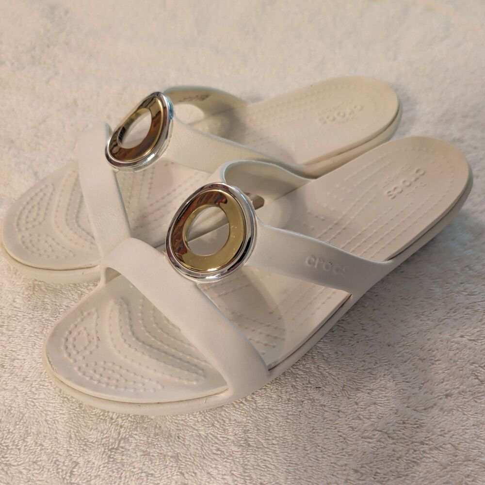 Crocs Sanrah Beveled Circle Slide Sandal Women's Size 9 Oyster /SilverGold